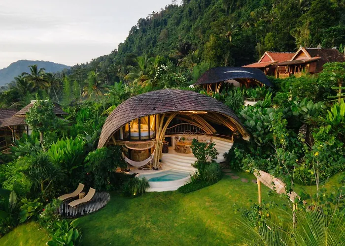 Earth Bali Luxury Bamboo Villa *